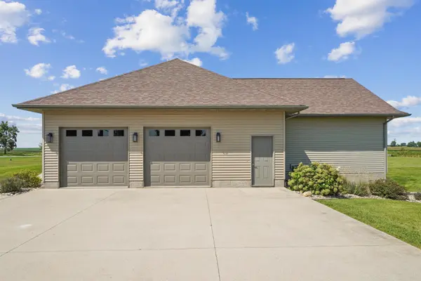 1513 220Th ST, Independence, IA 50644