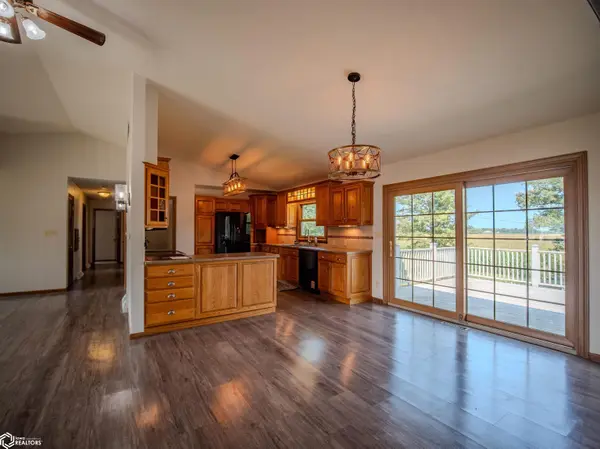 226 E 6th ST, Kanawha, IA 50447