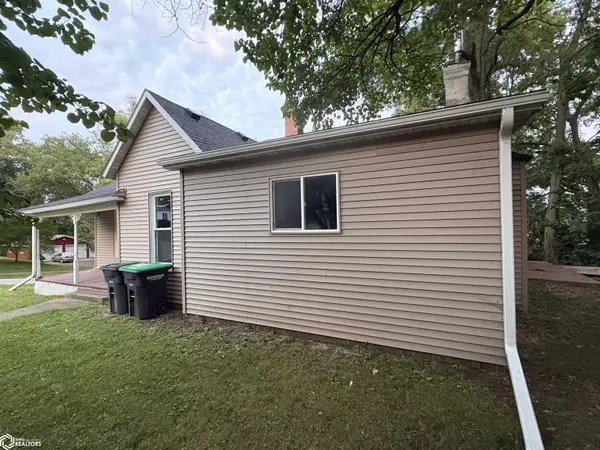 606 Broad ST, Keosauqua, IA 52565