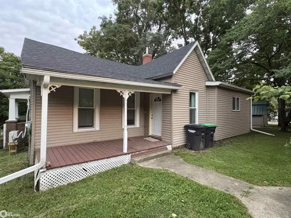 606 Broad ST, Keosauqua, IA 52565