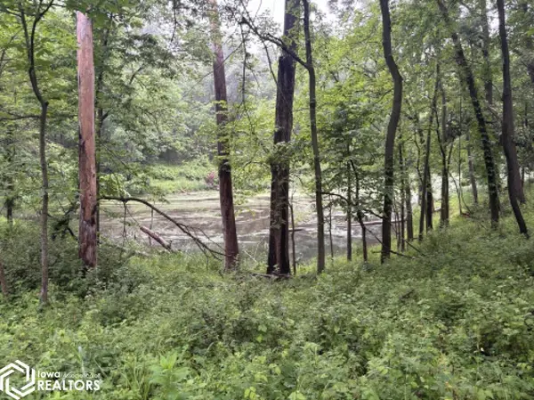 Roling Rd., Worthington, IA 52078