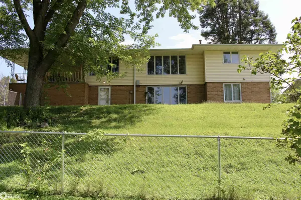 1801 Bryn Mawr CIR, Atlantic, IA 50022