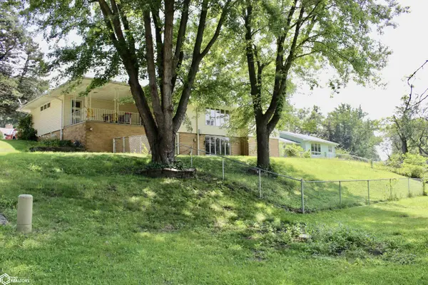1801 Bryn Mawr CIR, Atlantic, IA 50022