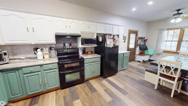 1608 Woodside CIR, Fairfield, IA 52556