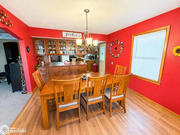 126 W 2nd Street, Kanawha, IA 50447
