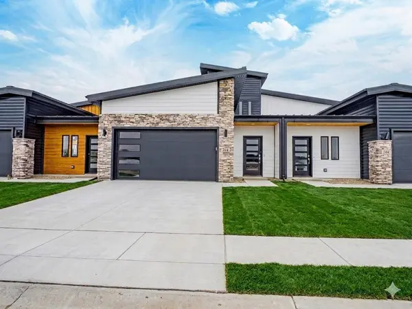 246 Sawgrass DR, Crown Point, IN 46307