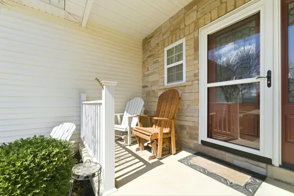 65 Steinbeck DR, Valparaiso, IN 46383
