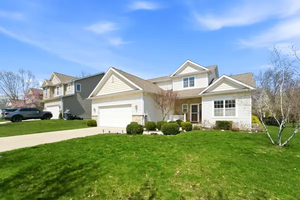 65 Steinbeck DR, Valparaiso, IN 46383