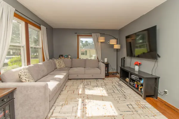 211 Woodland DR, Lowell, IN 46356
