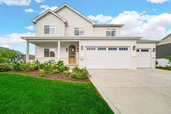 2400 Stirling DR, Valparaiso, IN 46383