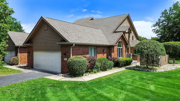 944 Cornwallis LN, Munster, IN 46321