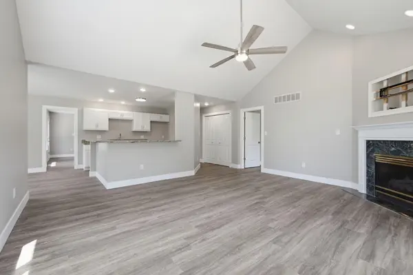 944 Cornwallis Lane, Munster, IN 46321