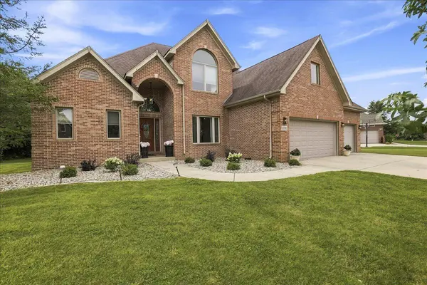 10591 Erie DR, Crown Point, IN 46307