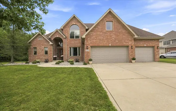 10591 Erie DR, Crown Point, IN 46307