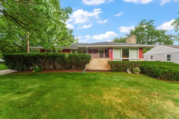 8420 Schreiber Drive, Munster, IN 46321