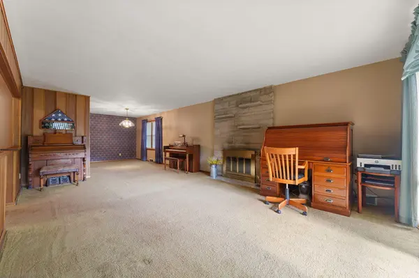 8420 Schreiber Drive, Munster, IN 46321