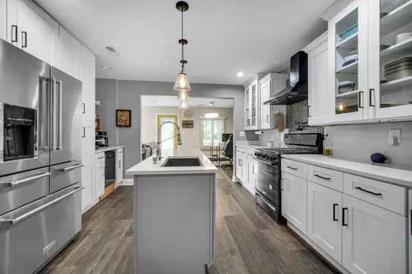 3389 Florida Street, Lake Station, IN 46405