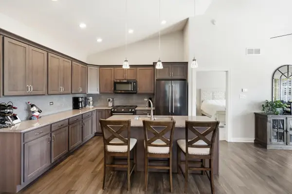 10791 Scarlett Oak Drive, St. John, IN 46373