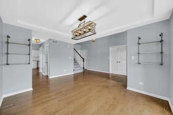 310 Cornwall CIR, Munster, IN 46321