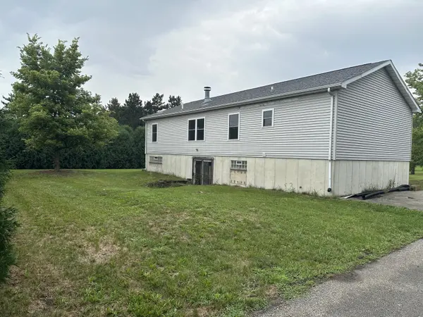 11877 N 600 W, Demotte, IN 46310