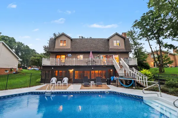 428 Pickwick PL, Valparaiso, IN 46385