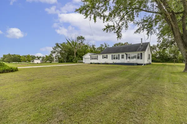 409 W Division Road, Demotte, IN 46310