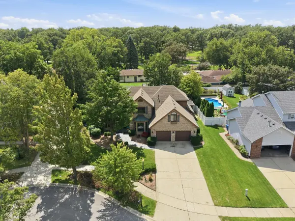 253 Fairfield DR, Crown Point, IN 46307