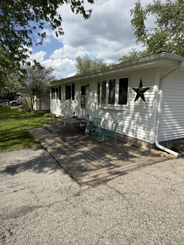 7727 Dakota ST, Hobart, IN 46410