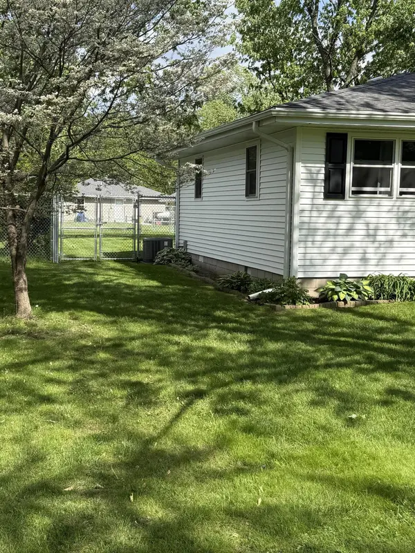 7727 Dakota Street, Hobart, IN 46410