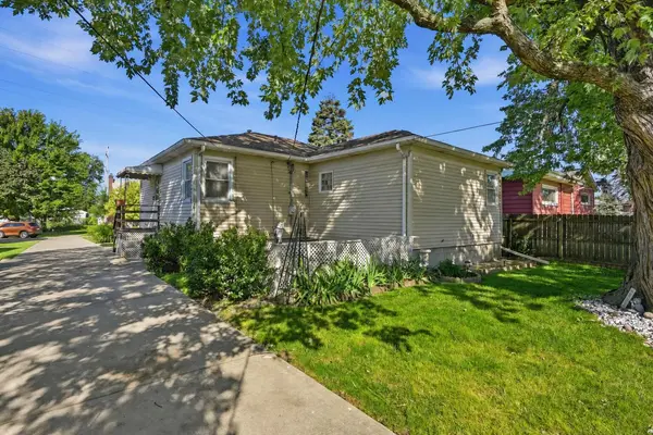 7613 S Mccook Avenue, Hammond, IN 46323