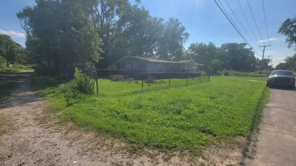 1305 E 40th Avenue, Gary, IN 46409
