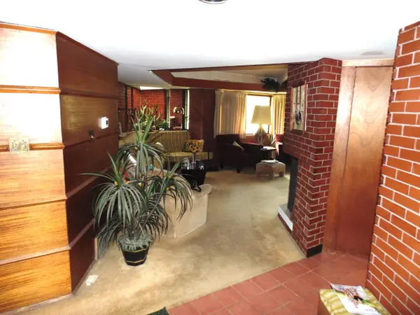 3421 Shelby ST, Hobart, IN 46342