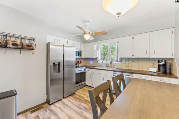 605 S Walnut St, South Hutchinson, KS 67505