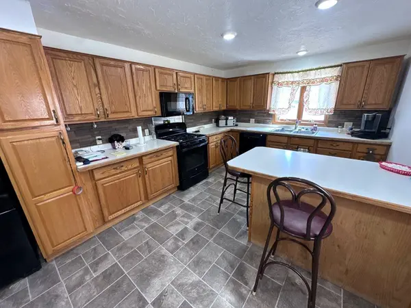 1207 KUSSMAN RD, Marion, WI 54950-9185