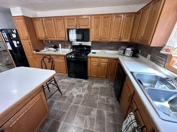 1207 KUSSMAN RD, Marion, WI 54950-9185