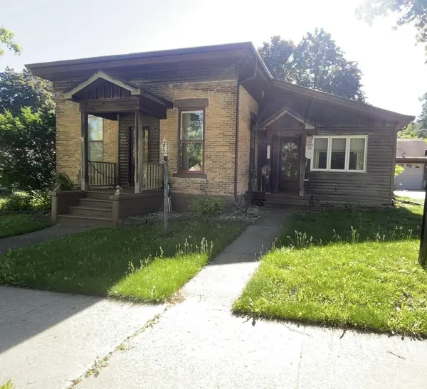 208 N CAPRON ST, Berlin, WI 54923