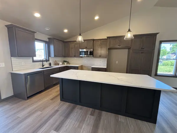 651 REED ST, Neenah, WI 54956