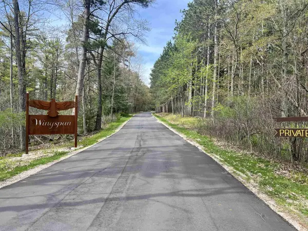 E1280 COUNTY ROAD Q, Waupaca, WI 54981
