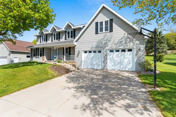 2951 VERCAUTEREN DR, Green Bay, WI 54313-5847