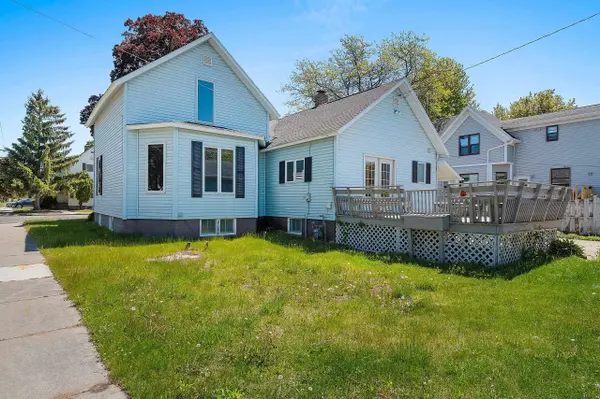 1603 PIERCE AVE, Marinette, WI 54143