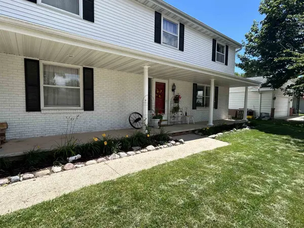 2024 N EUGENE ST, Appleton, WI 54914-2246