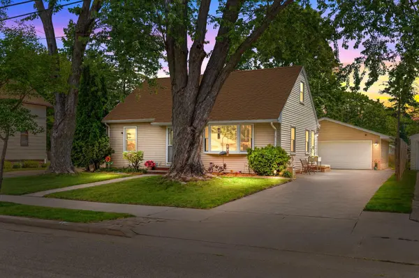 418 S WEIMAR ST, Appleton, WI 54915