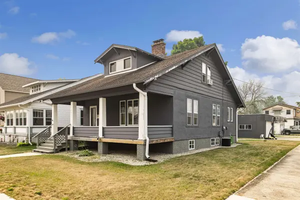 1517 16TH AVE, Menominee, MI 49858