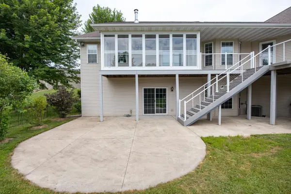 E9051 ROCKY MOUNTAIN DR, New London, WI 54961