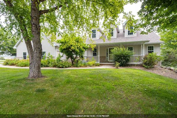 E9051 ROCKY MOUNTAIN DR, New London, WI 54961