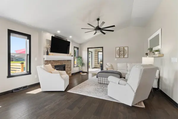 5078 N MILKWEED TRL, Appleton, WI 54913