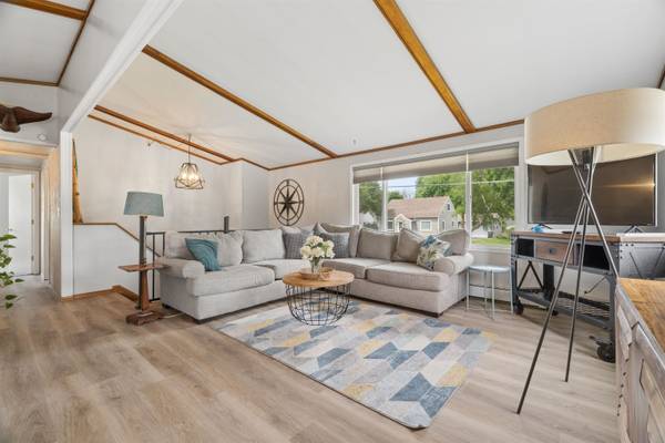 208 E BURDICK ST, Black Creek, WI 54106
