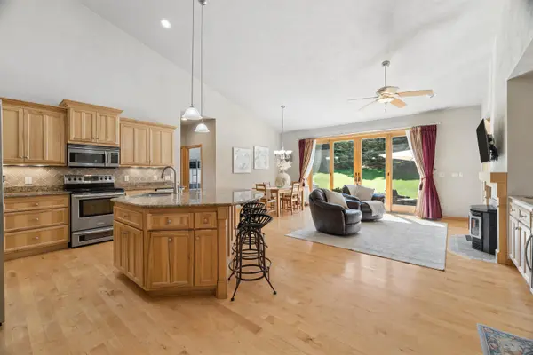 W7057 FOREST GLEN CT, Greenville, WI 54942