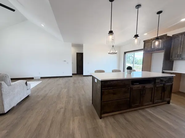 W5668 TONYS WAY, Appleton, WI 54915