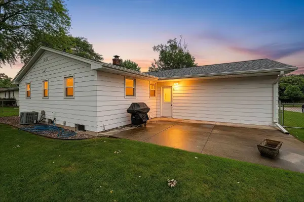 524 E ST JOSEPH ST, Green Bay, WI 54301-2246